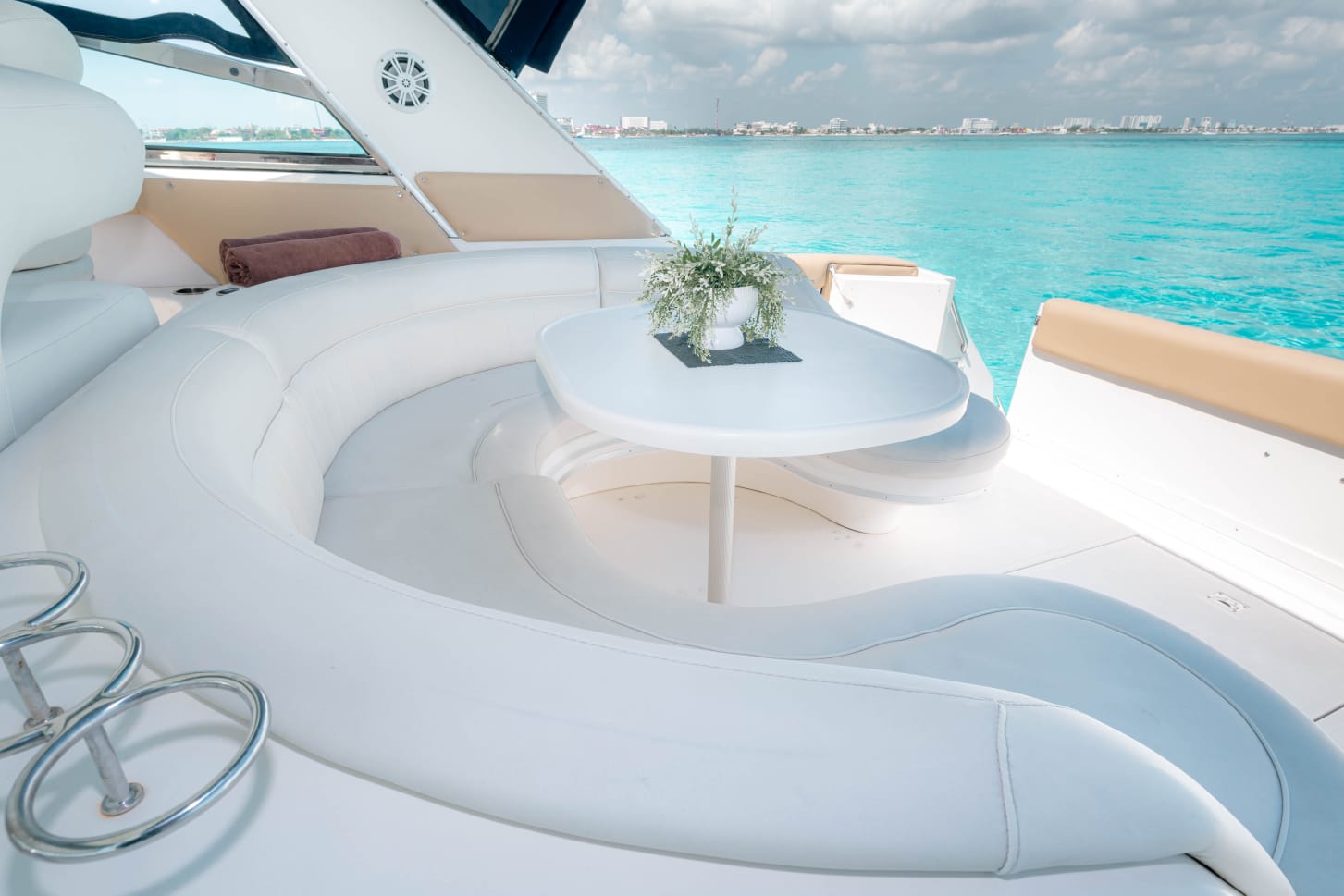 Yacht 1